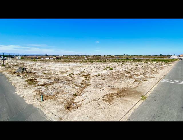 19,764M² VACANT LAND FOR SALE IN LAAIPLEK